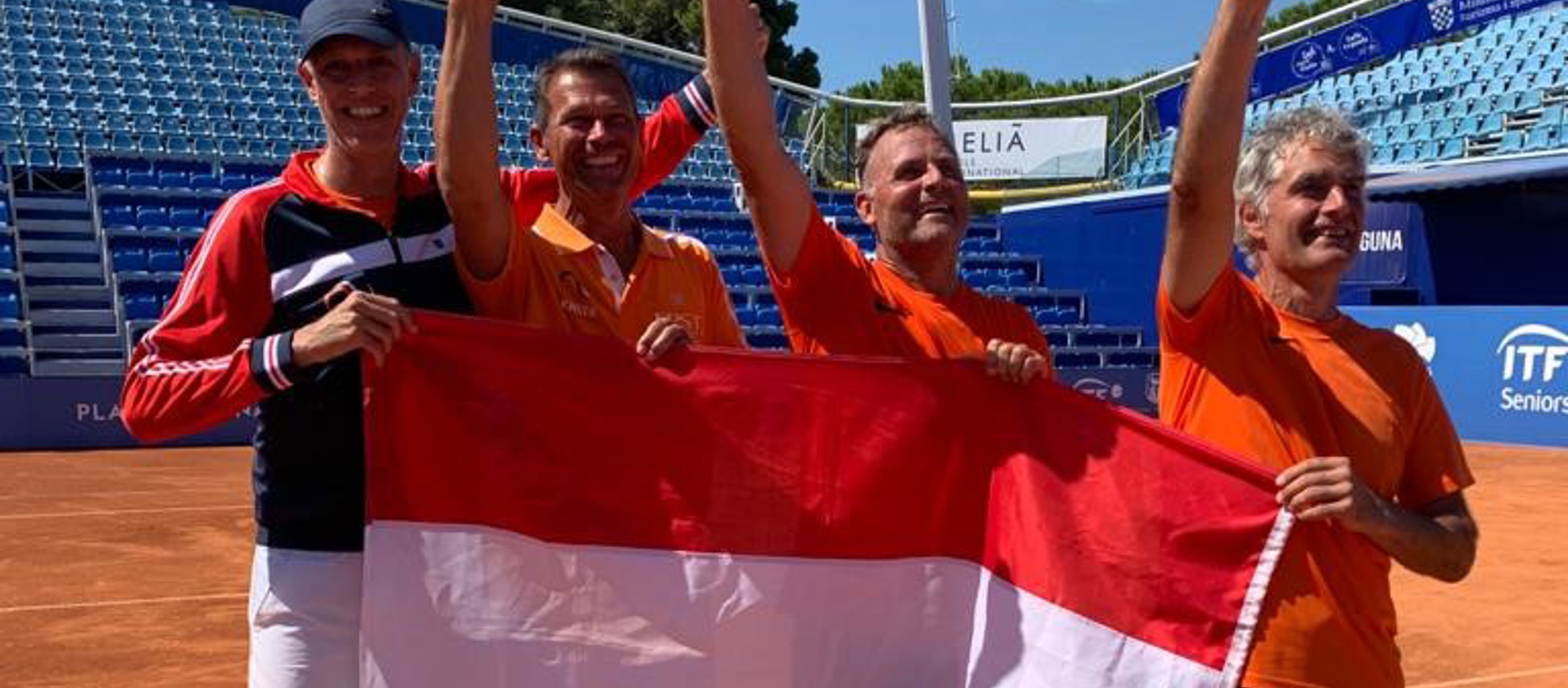 ITF Seniors Senioren cup mannen juichen Nederlandse vlag