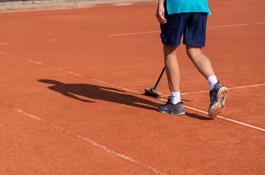 Lijnen schoonvegen bezem gravel