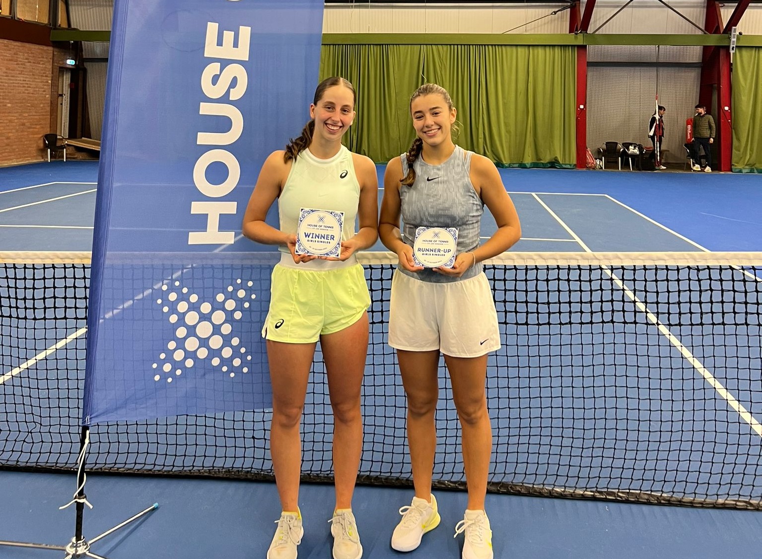 Enkelspelfinale meisjes Ellen Hirschi, Marina Quesada Oyonarte