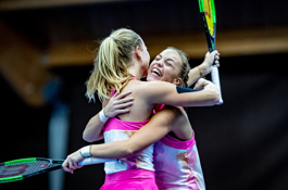 Blije dames NK Tennis