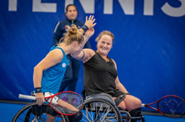 Diede de Groot en Aniek van Koot high five