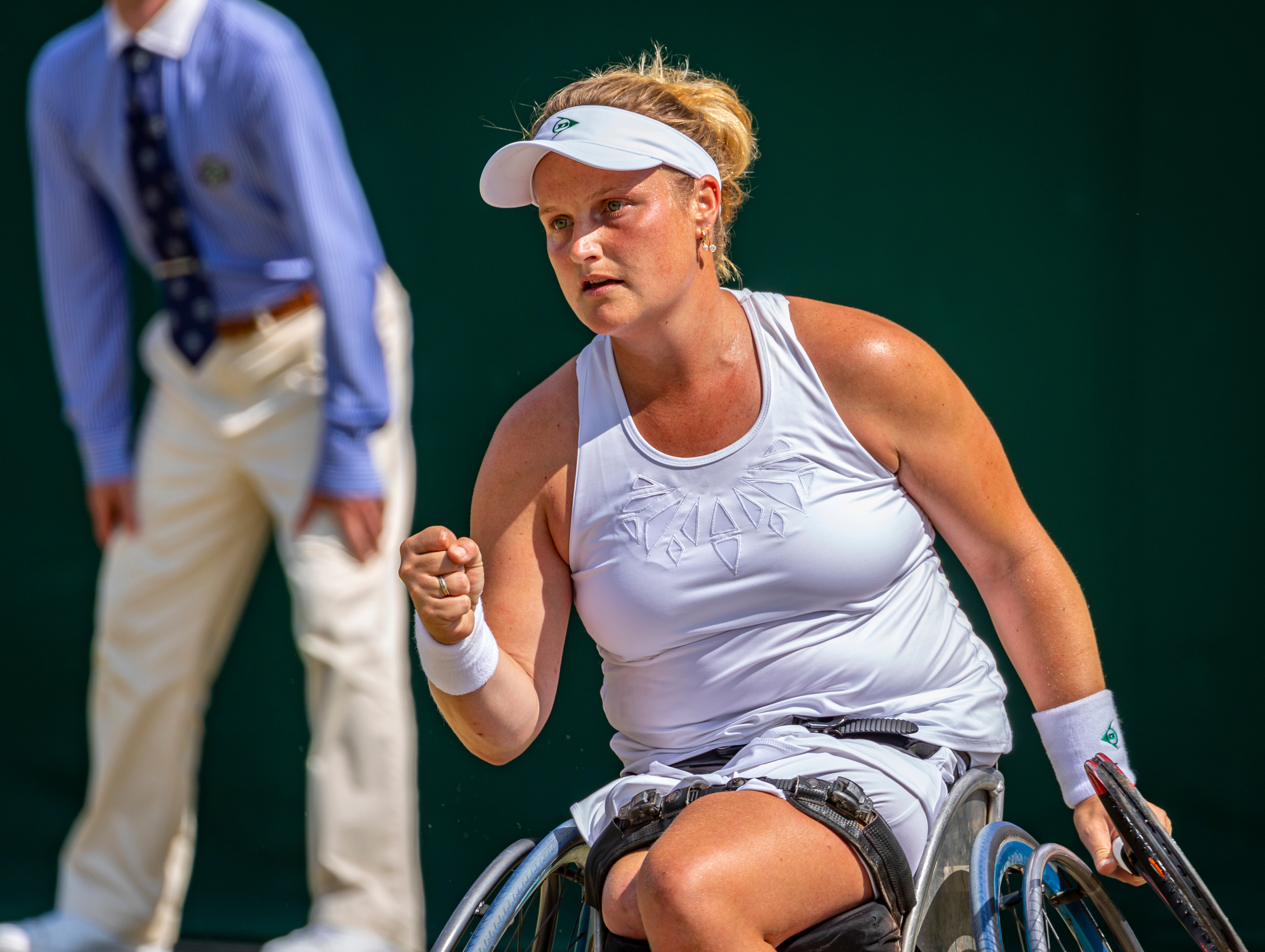 Aniek van Koot vuist