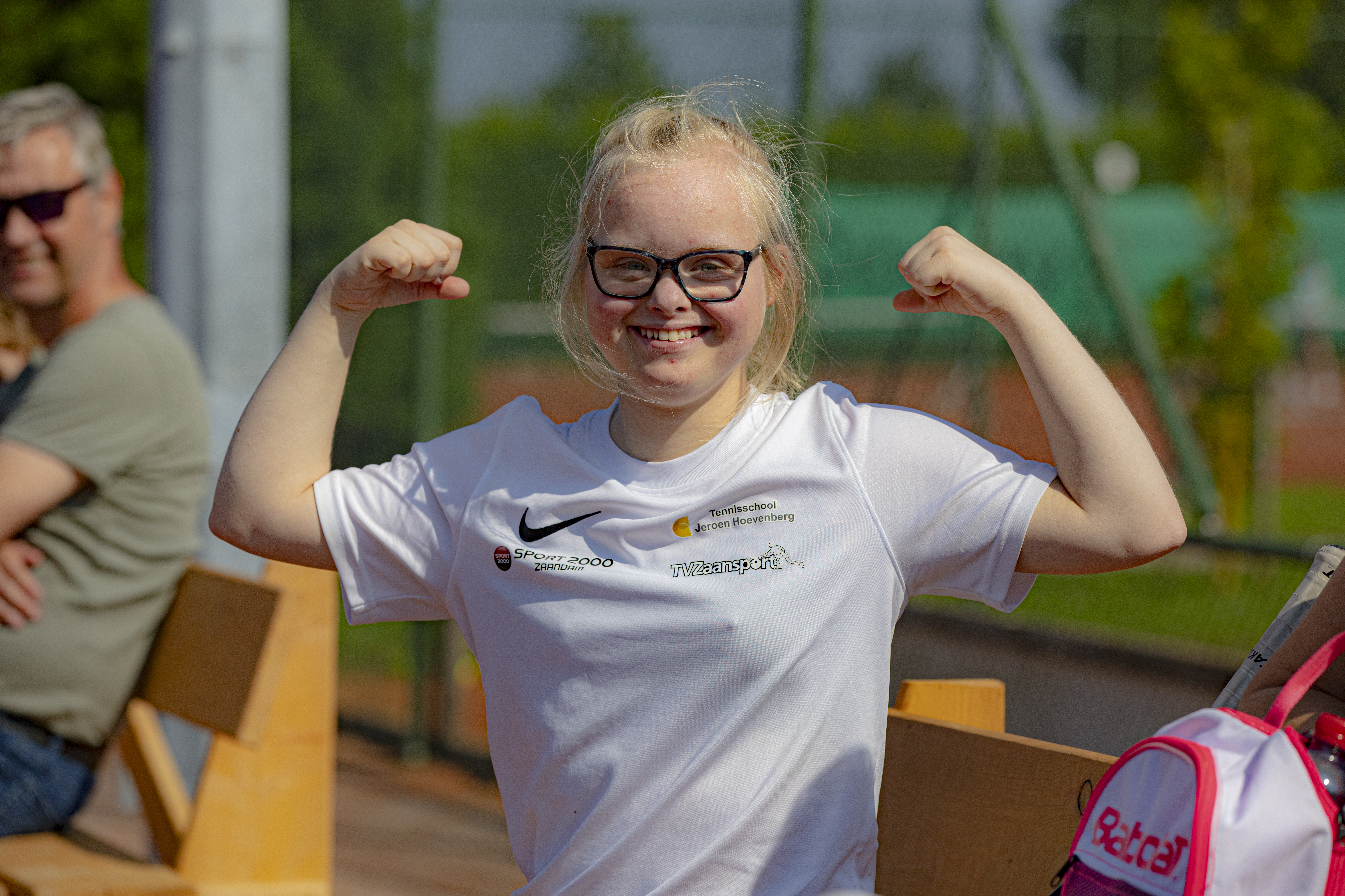 G-Tennis meisje met poppey armen