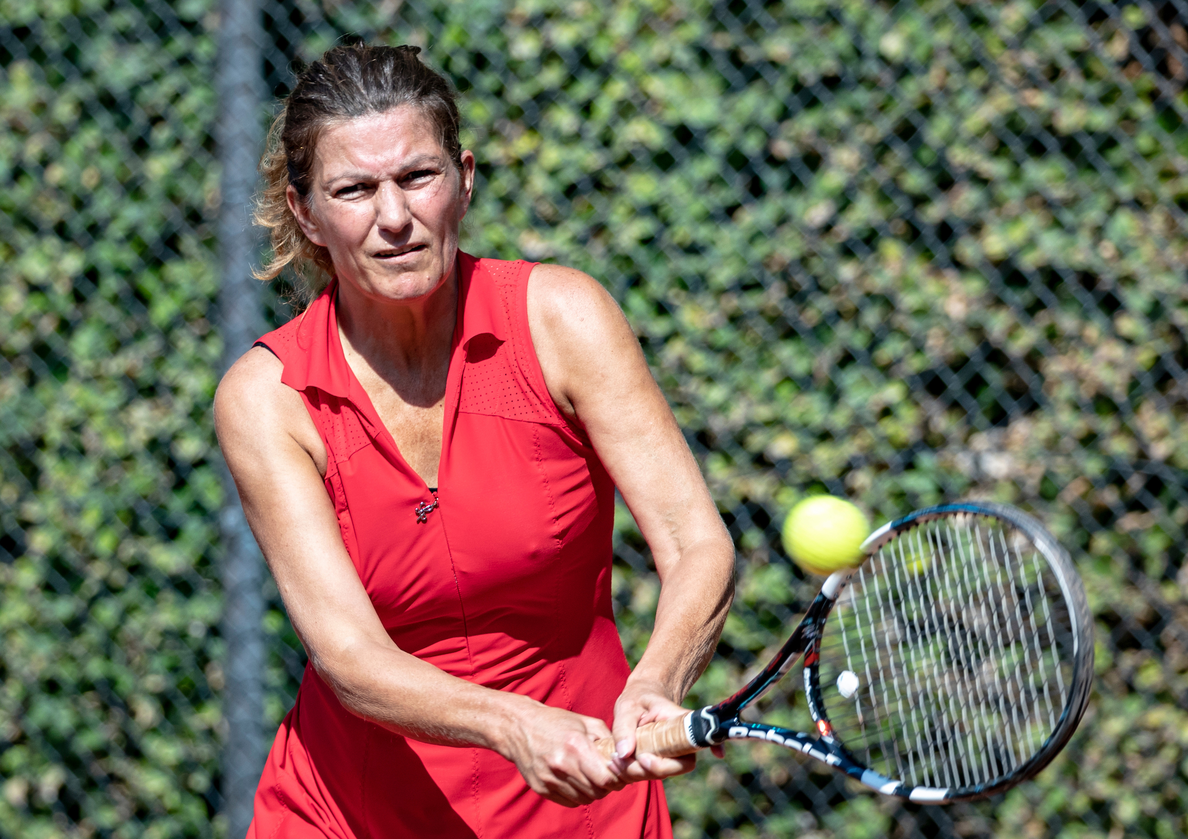 45 jarige vrouw backhand